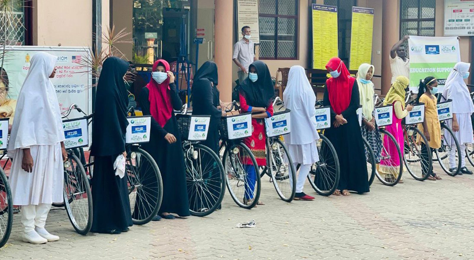 Field volunteers on distribution day